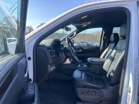 Used 2022 GMC Yukon SLE image 9