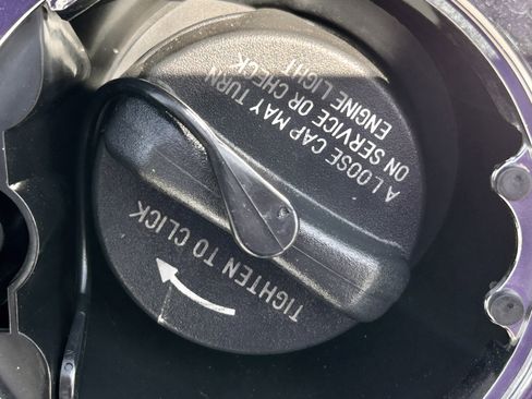 Used 2017 Dodge Challenger SXT w/ Driver Convenience Group image 7