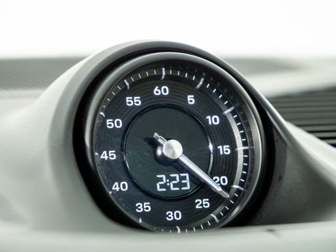 Certified 2024 Porsche Cayenne Coupe image 17