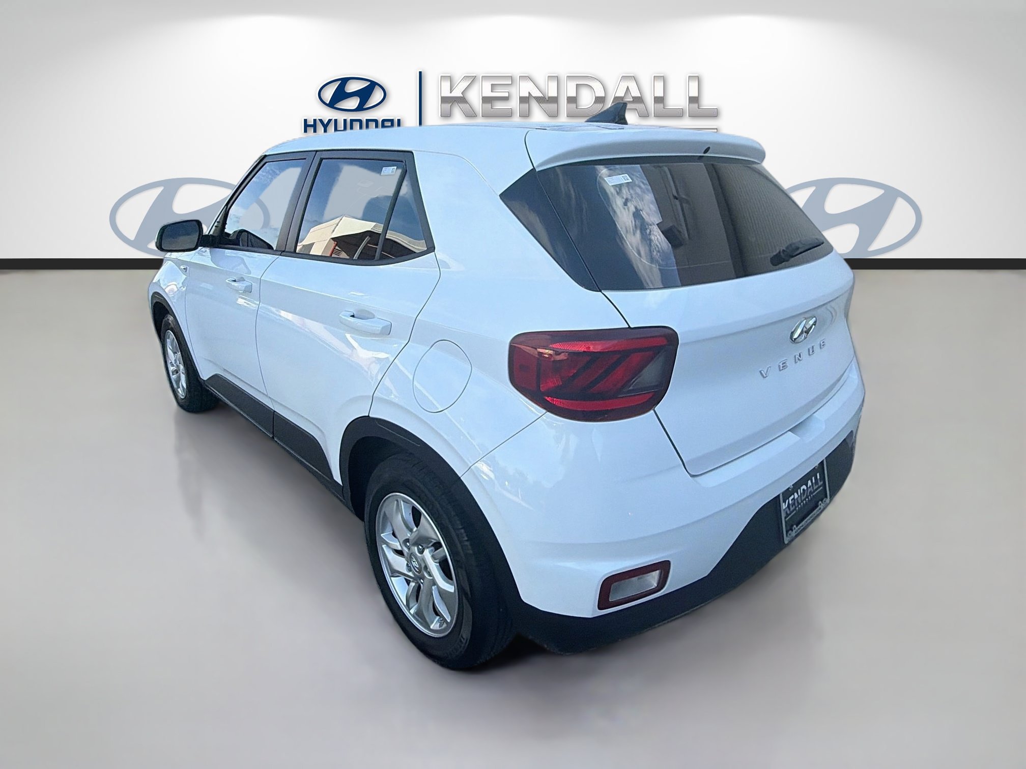 Used 2022 Hyundai Venue SE w/ Cargo Package FWD image 4