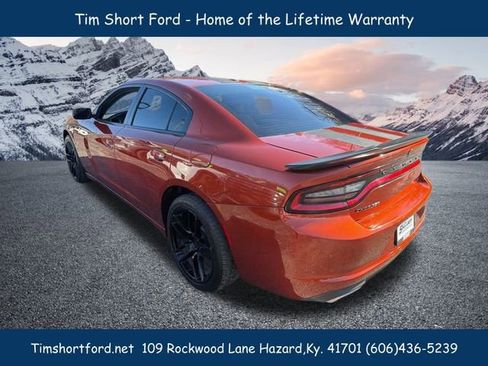 Used 2021 Dodge Charger SXT w/ Blacktop Package image 4