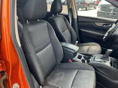 Used 2018 Nissan Rogue SV AWD/4WD image 19