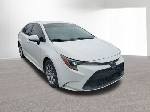 Used 2021 Toyota Corolla LE image 11