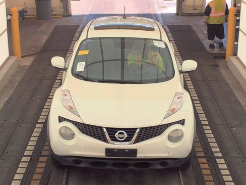 Used 2012 Nissan Juke SV AWD/4WD image 2
