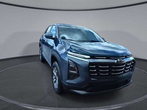 New 2026 Chevrolet Equinox LT FWD image 2