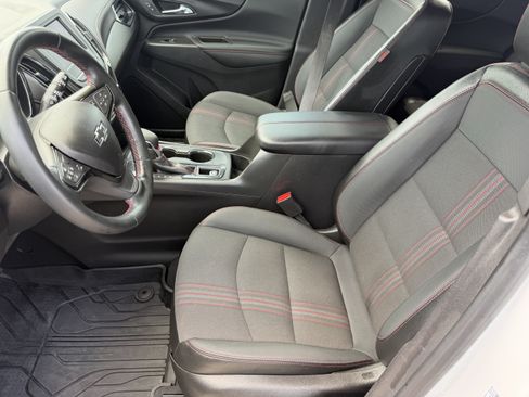 Used 2023 Chevrolet Equinox RS w/ LPO, Floor Liner Package FWD image 23
