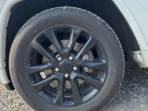 Used 2021 Jeep Grand Cherokee Laredo X AWD/4WD image 14