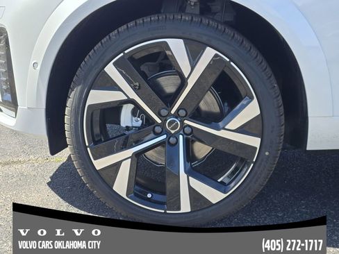 New 2026 Volvo XC60 B5 Ultra w/ Protection Package Premier AWD/4WD image 11