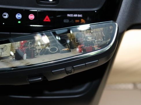 New 2026 Cadillac Optiq Luxury 1 image 32