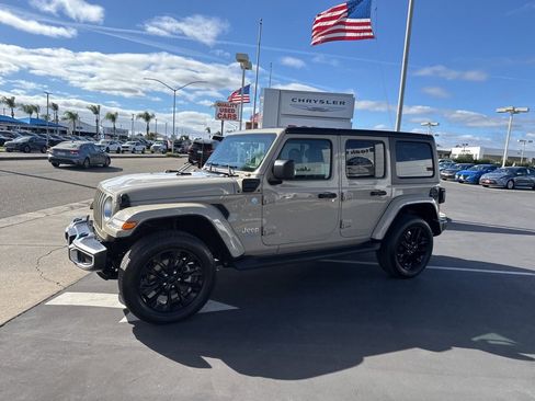 Used 2022 Jeep Wrangler Unlimited Sahara 4xe image 9