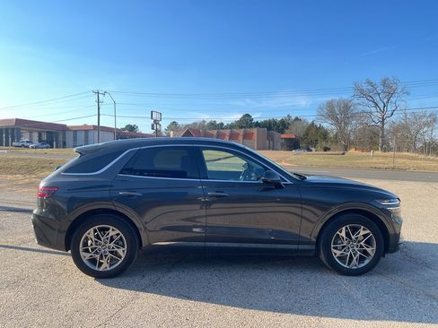 Used 2025 Genesis GV70 2.5T image 11