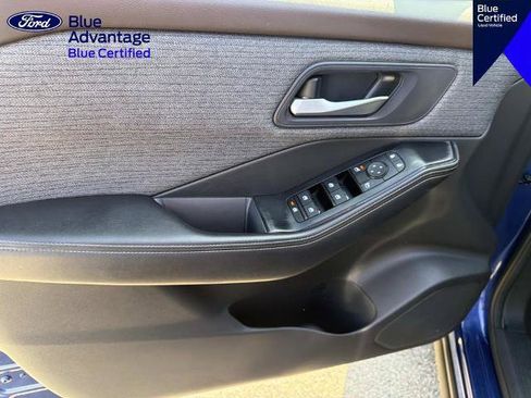 Used 2023 Nissan Rogue SV AWD/4WD image 14