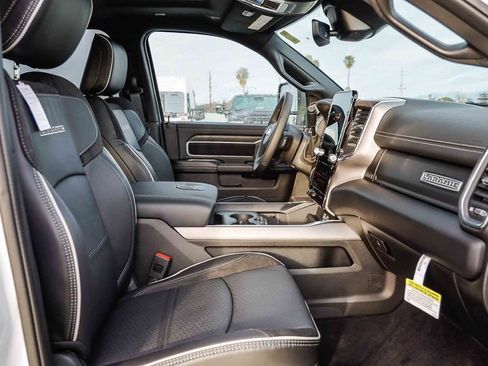 New 2026 RAM 2500 Laramie AWD/4WD image 21