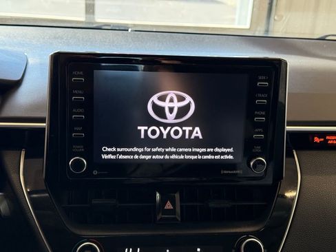 Used 2021 Toyota Corolla LE image 20