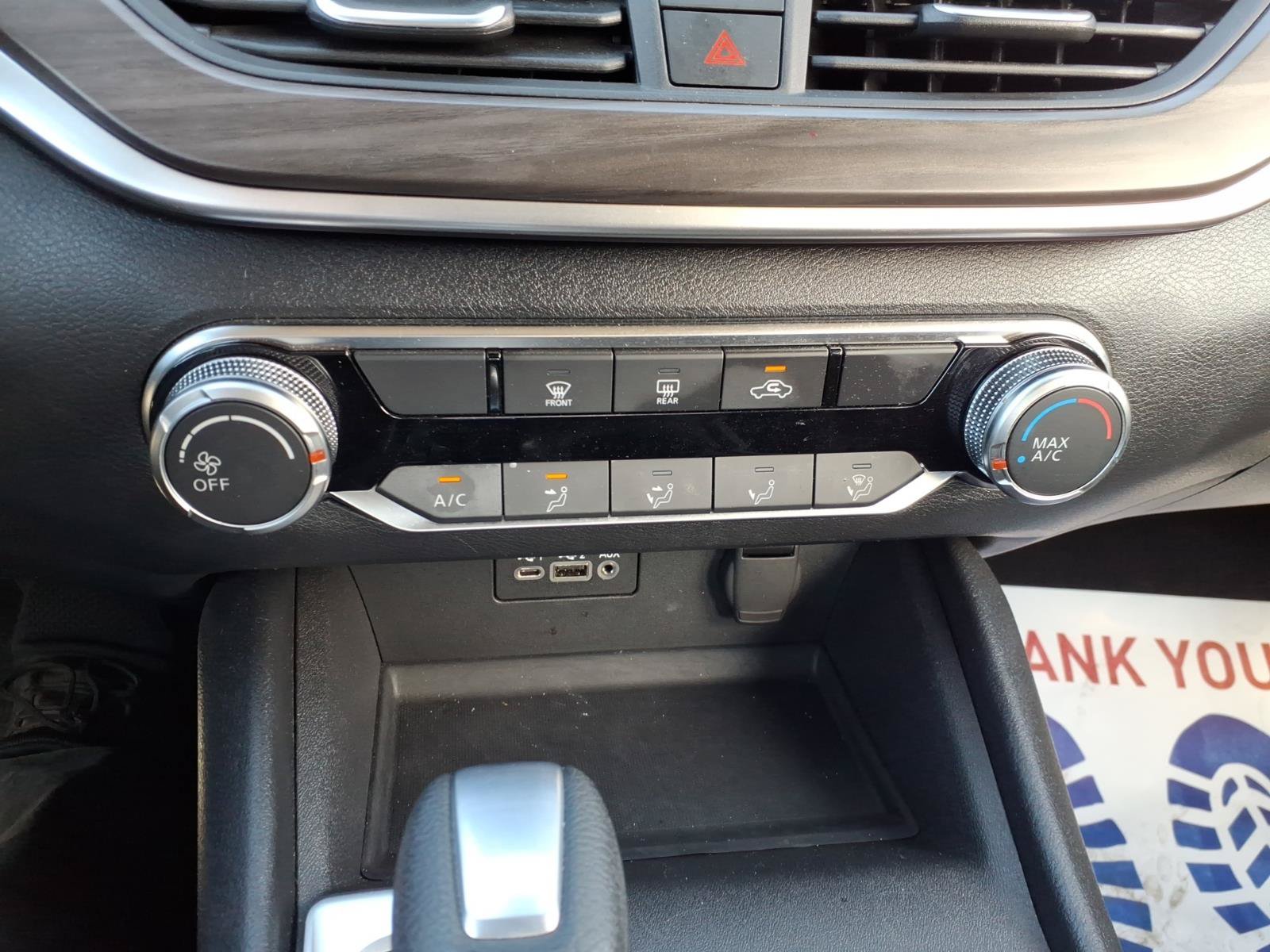 Used 2025 Nissan Altima 2.5 SV FWD image 23