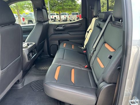 Used 2025 GMC Sierra 1500 AT4 w/ AT4 Premium Package AWD/4WD image 38
