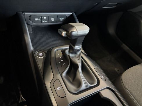 Used 2025 Kia K4 FWD image 40