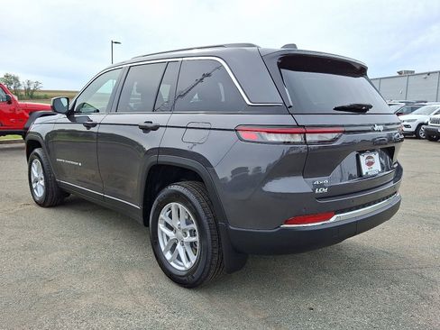 New 2025 Jeep Grand Cherokee Laredo w/ MOPAR Finishing Package AWD/4WD image 3