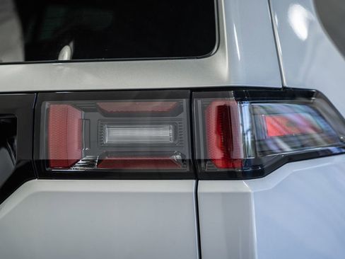 New 2026 Jeep Cherokee Overland image 6