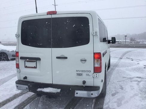 Used 2016 Nissan NV 3500 SL image 7