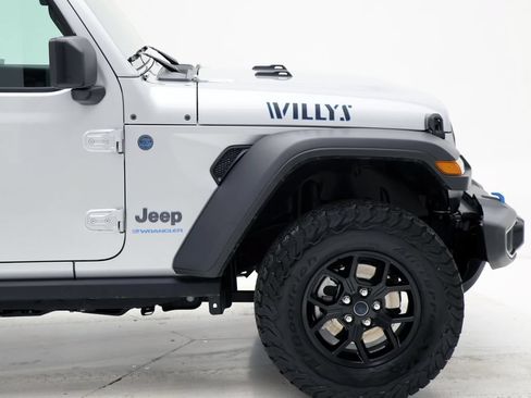 Used 2024 Jeep Wrangler Unlimited AWD/4WD image 4