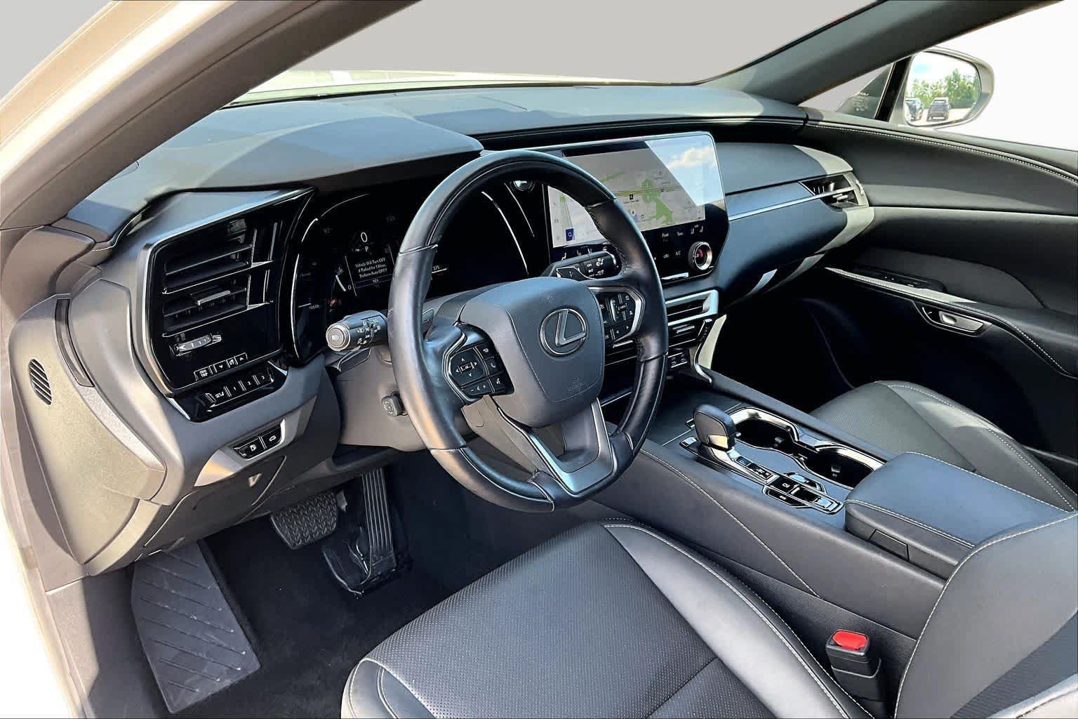 Used 2025 Lexus RX 350 Premium w/ Accessory Package (Z1) FWD image 18