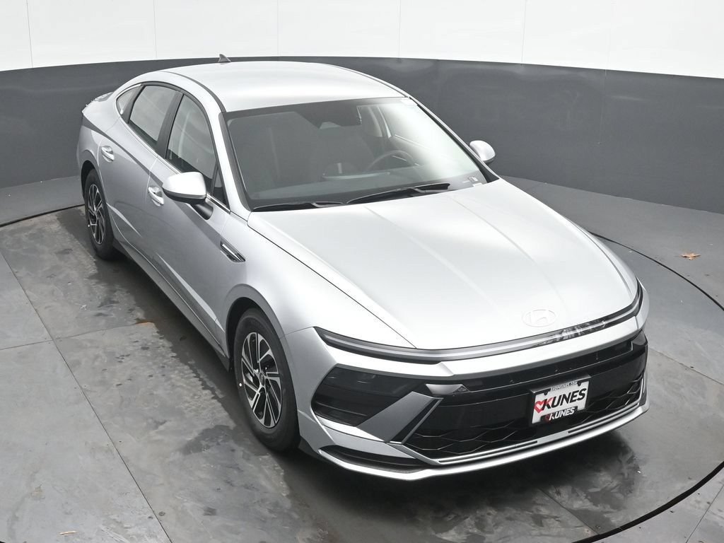 New 2026 Hyundai Sonata Blue FWD image 14
