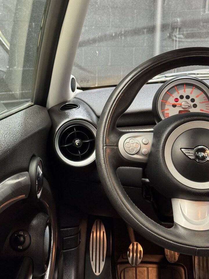 Used 2008 MINI Cooper S w/ Convenience Pkg FWD image 13