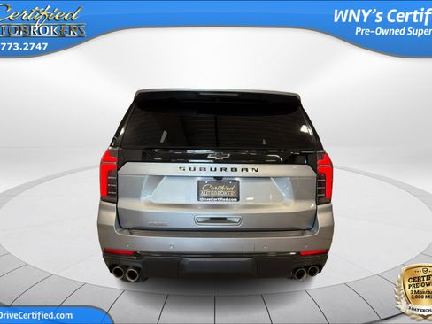 Used 2025 Chevrolet Suburban Z71 w/ Comfort Package AWD/4WD image 7
