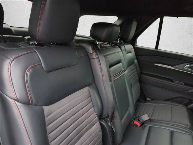Used 2025 Ford Explorer ST-Line w/ Premium Package RWD image 28