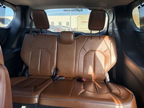 Used 2017 Chrysler Pacifica Limited w/ UConnect Theater Package image 33