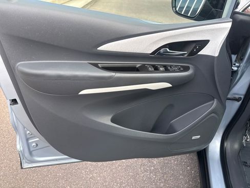 Used 2017 Chevrolet Bolt Premier w/ Driver Confidence II Package image 10