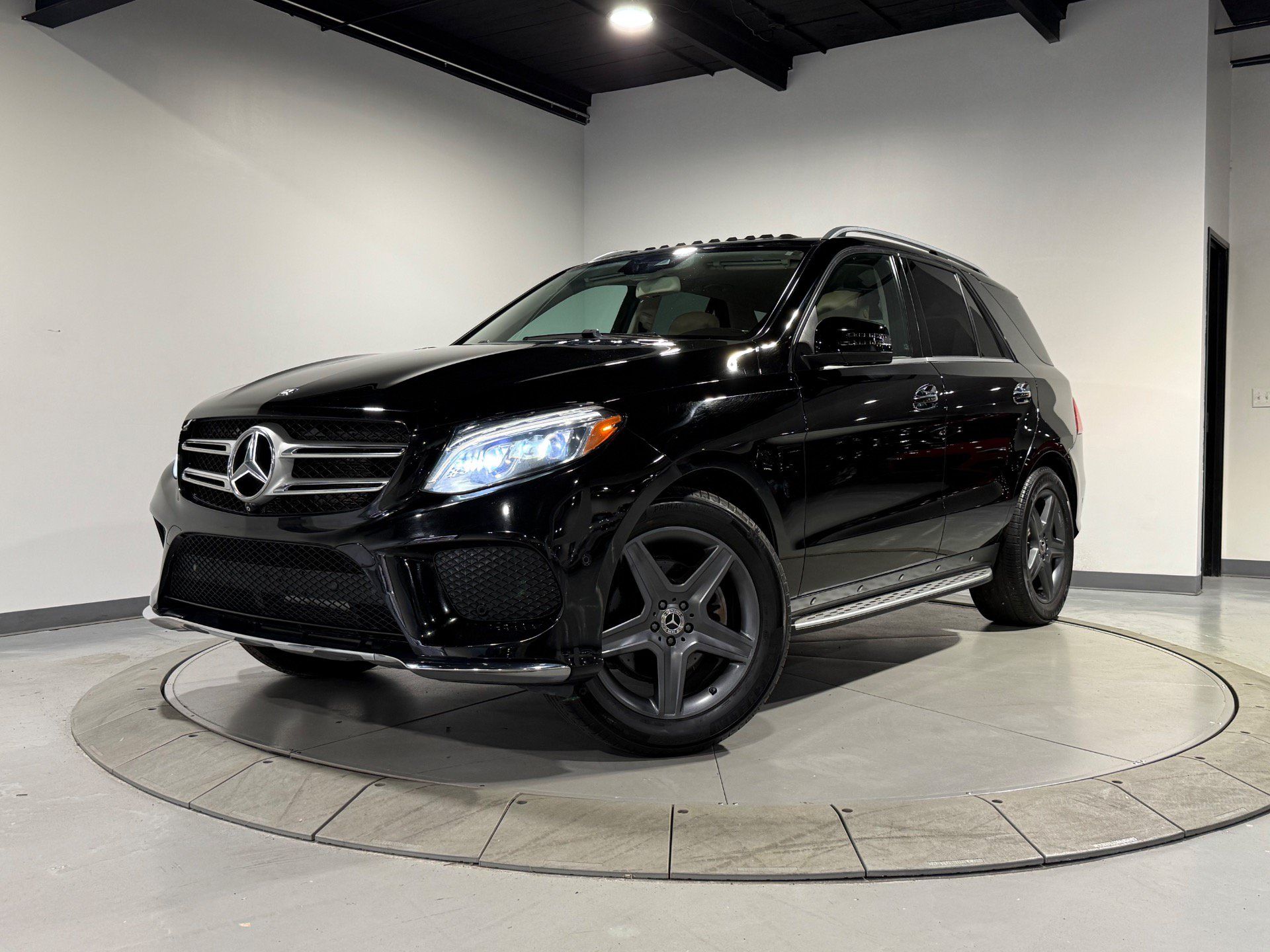 Used 2016 Mercedes-Benz GLE 400 4MATIC image 1