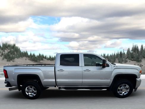 Used 2015 GMC Sierra 2500 SLE w/ SLE Preferred Package image 2