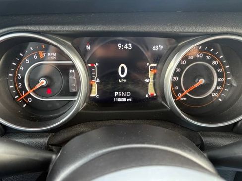 Used 2018 Jeep Wrangler Unlimited Sahara AWD/4WD image 26