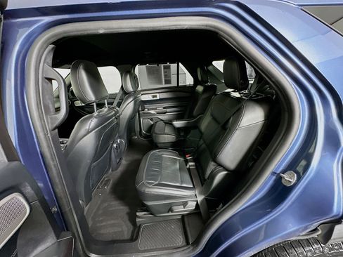 Used 2020 Ford Explorer Limited w/ Class III Trailer Tow Package image 26