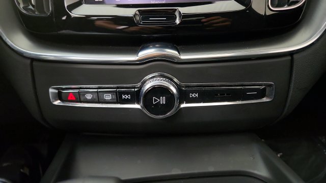 Used 2025 Volvo XC60 B5 Core AWD/4WD image 72
