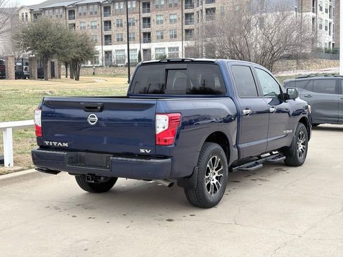 Used 2021 Nissan Titan SV w/ Accessory Utility Package image 4