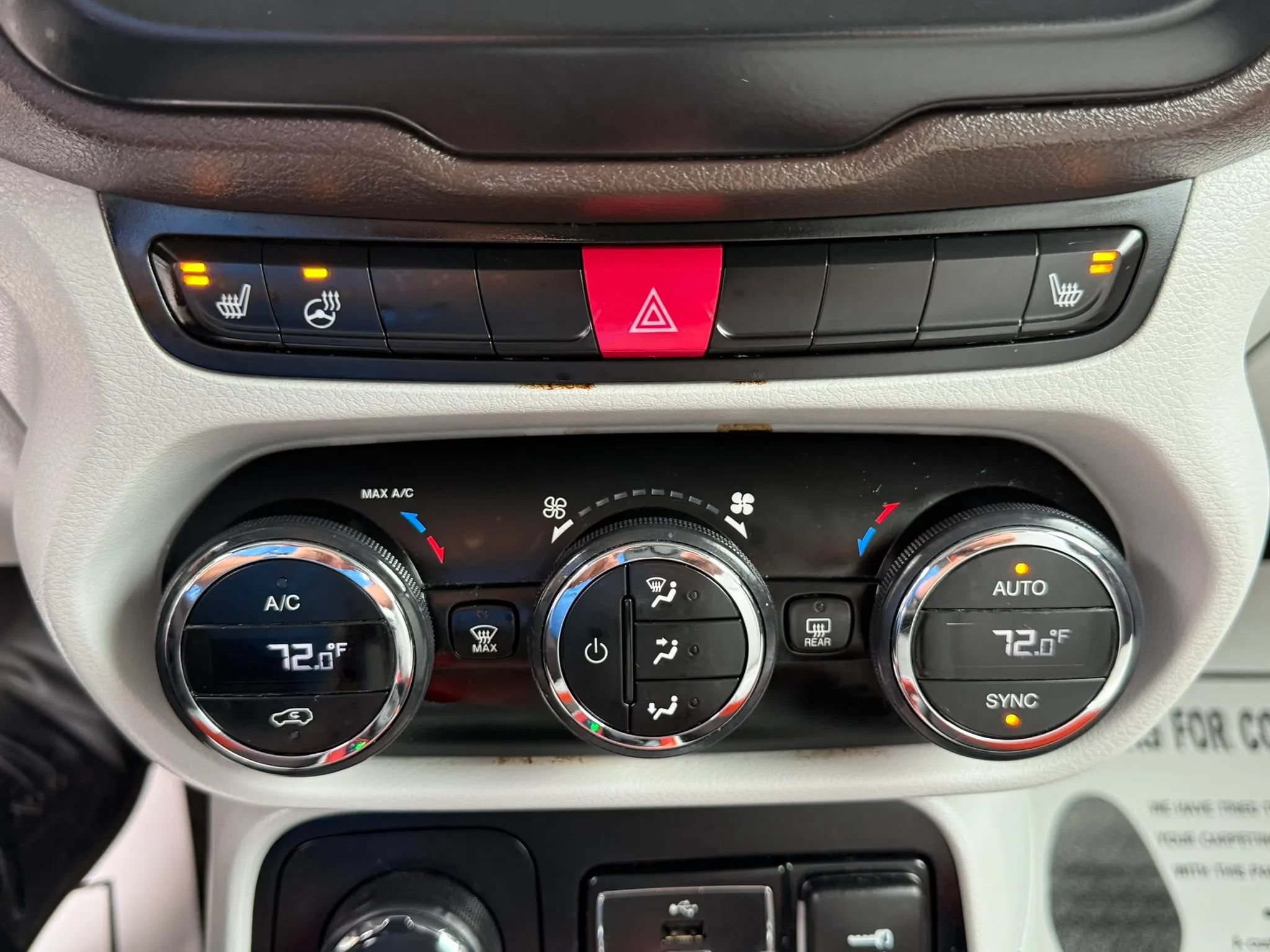 Used 2015 Jeep Renegade Limited AWD/4WD image 8