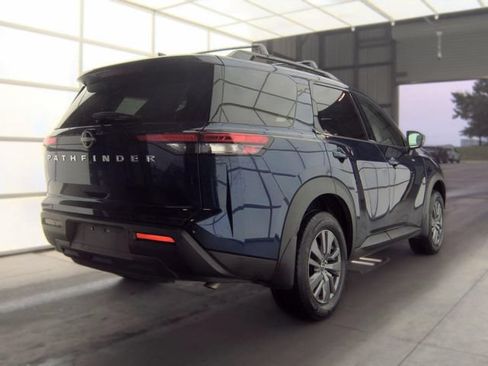 Certified 2025 Nissan Pathfinder SV FWD image 10