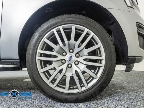 Used 2024 Ford Expedition XLT image 45