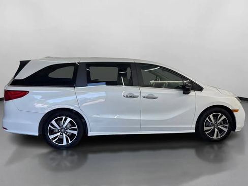 Used 2024 Honda Odyssey Touring image 11
