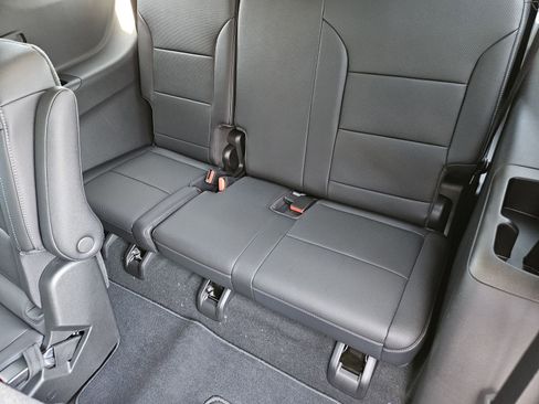 New 2026 Chevrolet Traverse LT FWD image 27