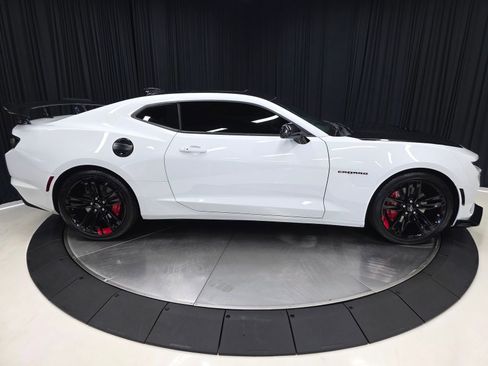 Used 2023 Chevrolet Camaro SS w/ Redline Edition RWD image 15