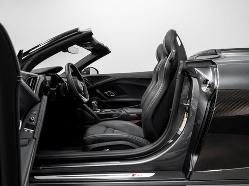 Used 2022 Audi R8 V10 performance image 6