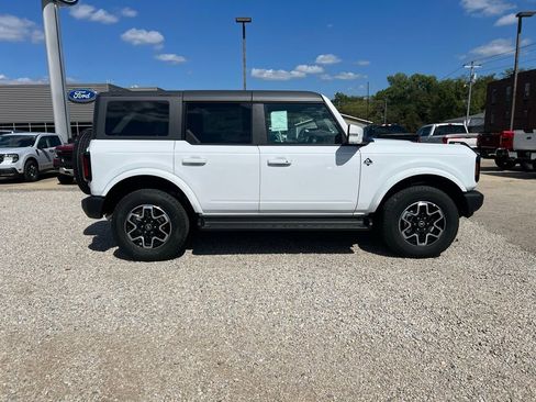 New 2025 Ford Bronco Outer Banks image 9