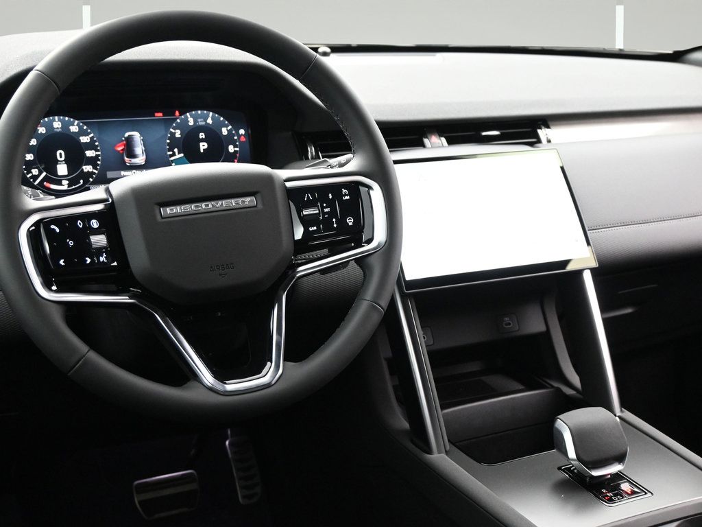 Used 2025 Land Rover Discovery Sport Dynamic SE AWD/4WD image 7