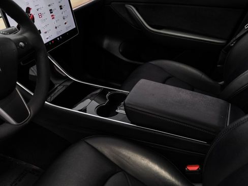 Used 2020 Tesla Model Y Long Range image 21