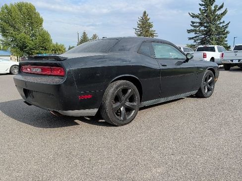 Used 2014 Dodge Challenger SXT Plus RWD image 3