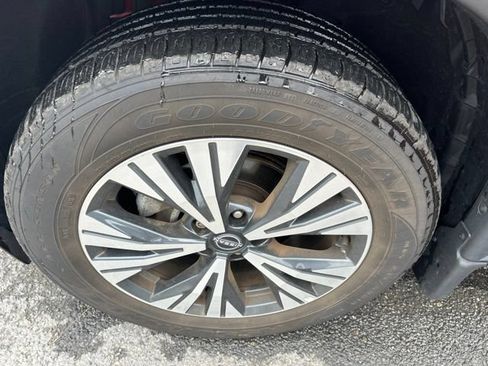 Certified 2023 Nissan Rogue SV w/ SV Premium B Package AWD/4WD image 18